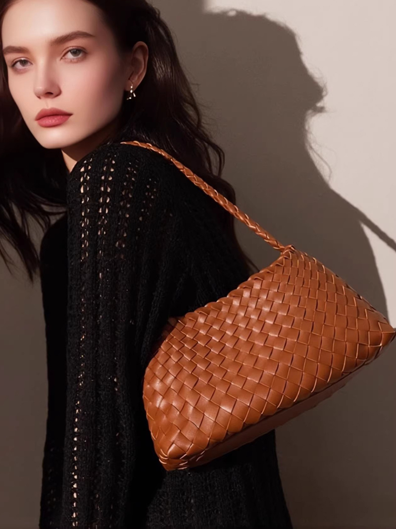 Handgeweven populaire high-end - Half Moon Bag Suede recensie en prijs