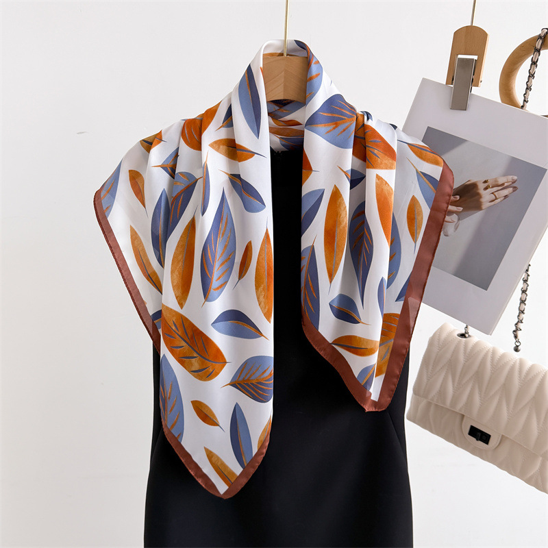 Luxe Merk Print 70 Cm Vierkant - Luxury Bags Mini recensie en prijs
